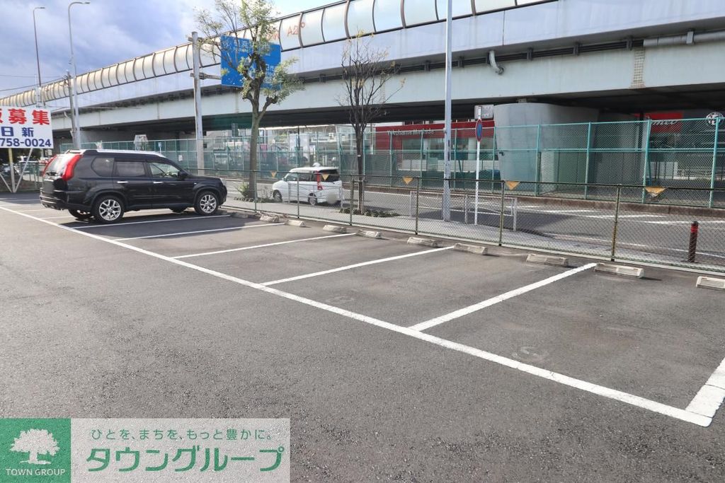 【横浜市緑区長津田町のアパートの駐車場】