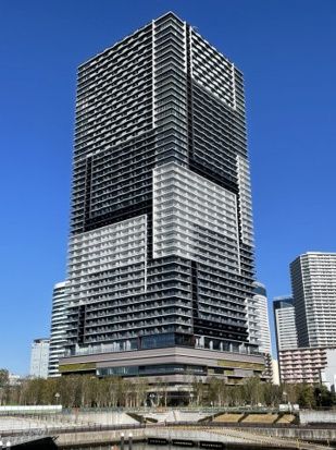 【ブランズタワー豊洲の建物外観】