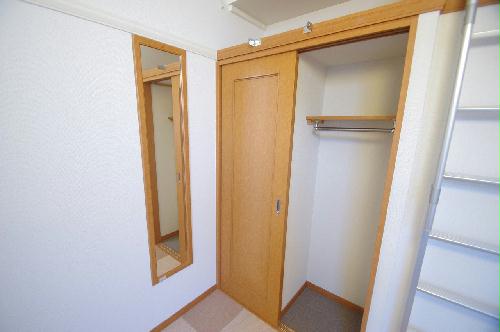 収納　クローゼット・姿見も完備しております♪