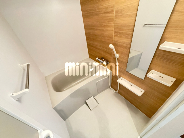 バス・シャワールーム　ゆったり入れるお風呂です