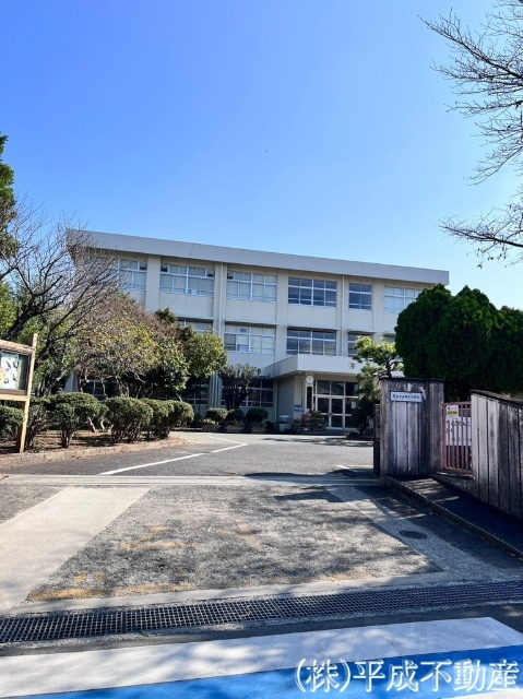 小学校　熊本市立城北小学校（小学校）まで947m