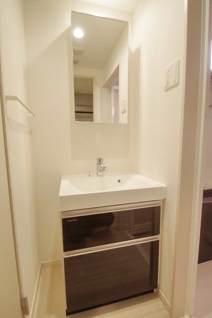 洗面設備　★朝の支度にも便利な洗面所です★