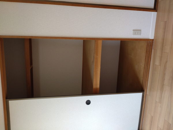 その他　南東洋間収納