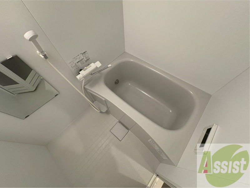 バス・シャワールーム　お風呂になります。一日の疲れを癒してくださいね。