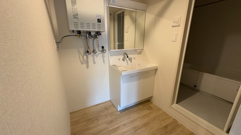 洗面設備　広々脱衣所