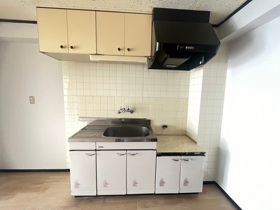 キッチン　現状を優先いたします。