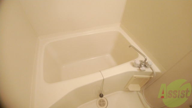バス・シャワールーム　浴室はきれいでごゆっくりお使いいただけます。