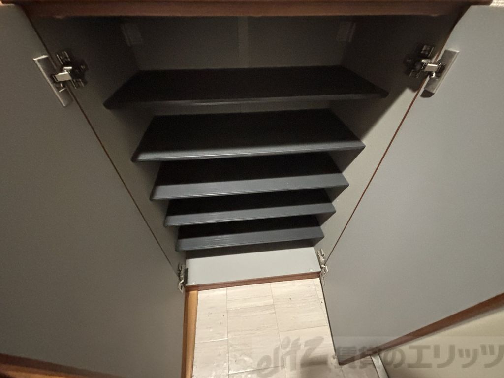 収納　シューズボックス