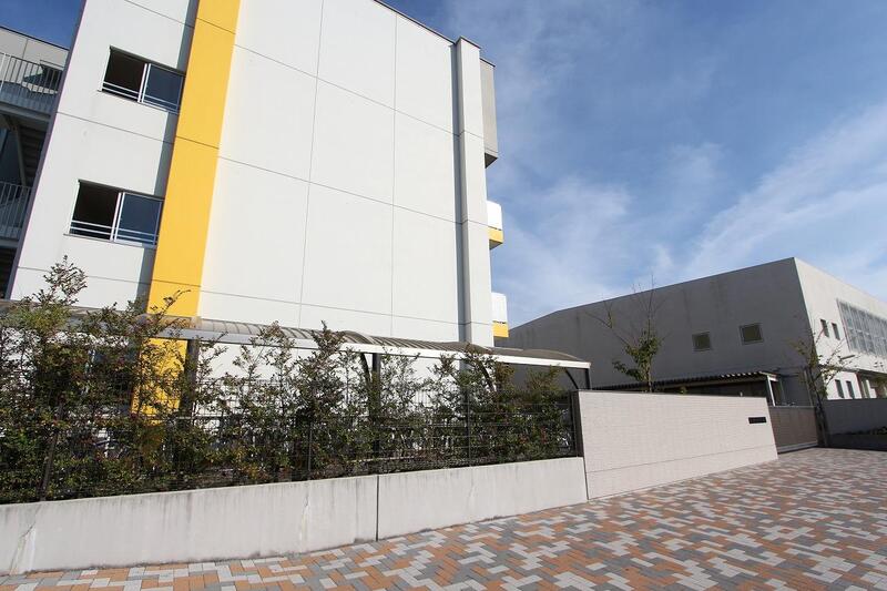 中学校　大治町立大治中学校（中学校）まで657m