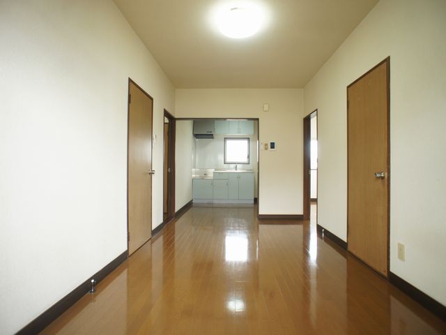 居室・リビング　快適に過ごせるエアコンが付いています♪