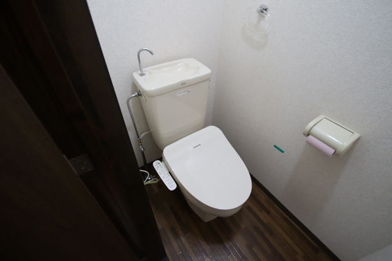 トイレ　他号室写真です