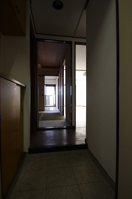 玄関　同物件、別号室のものです。