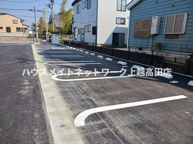 駐車場　消雪付駐車場