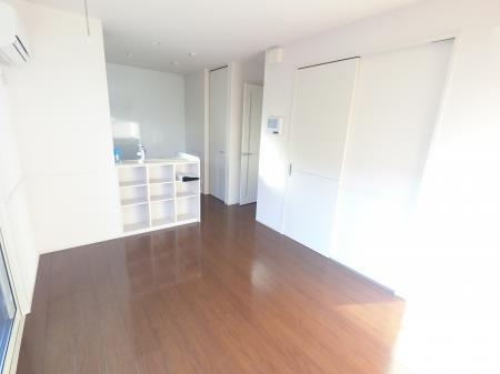 居室・リビング　エアコン付きのリビングです！