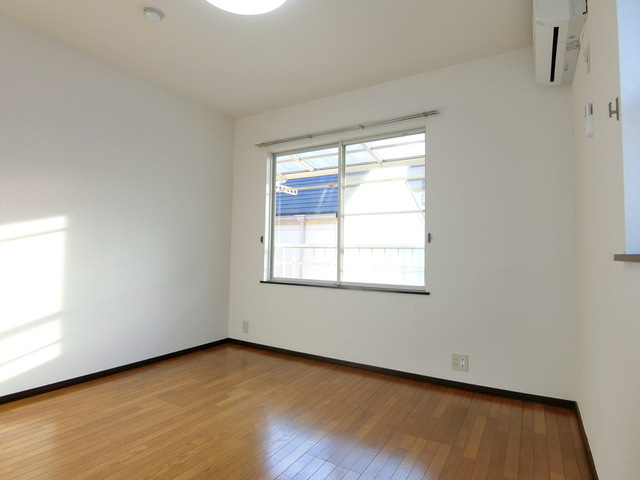 居室・リビング　同タイプの２階のお部屋の写真です