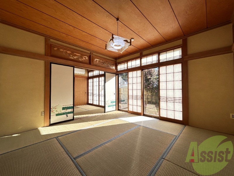 その他部屋・スペース　こちら８帖の洋室になります。広々としてました。