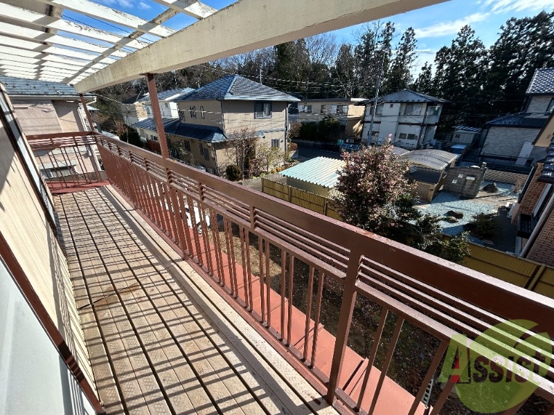 バルコニー　バルコニーは２階にございます。日当たりがとても良いです。