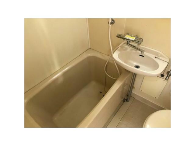 バス・シャワールーム　他号室の写真になります。