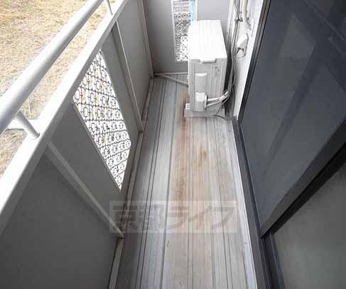 バルコニー　日当たりの良いバルコニー