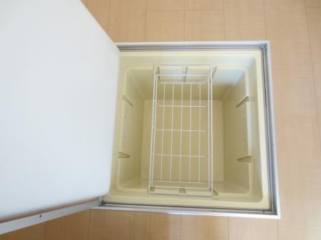 収納　床下収納