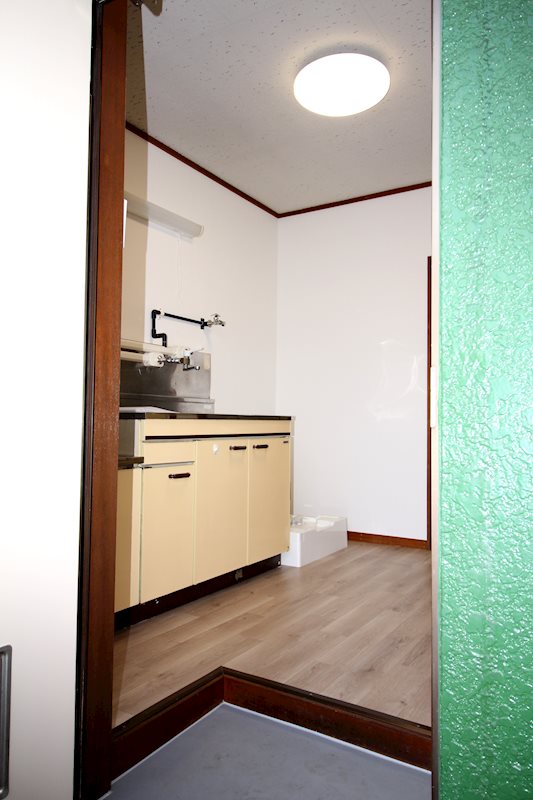 玄関　※別室参考画像