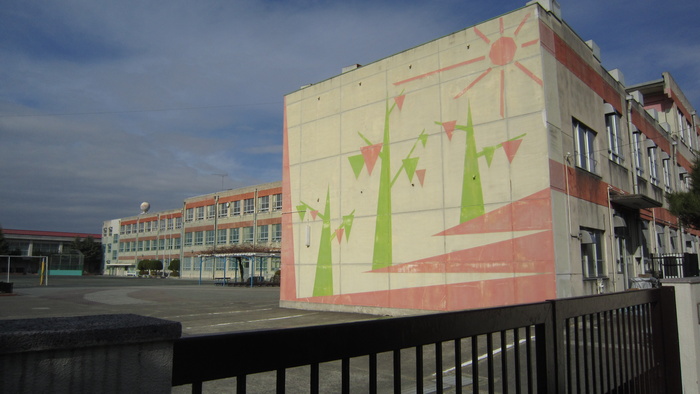 小学校　村雲小学校（小学校）まで477m