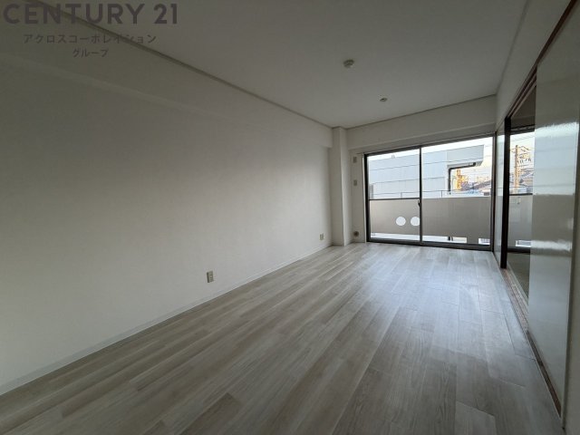 居室・リビング　明るいリビング