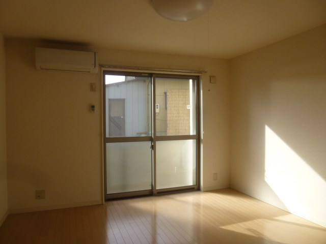 居室・リビング　写真は別部屋です。（参考）