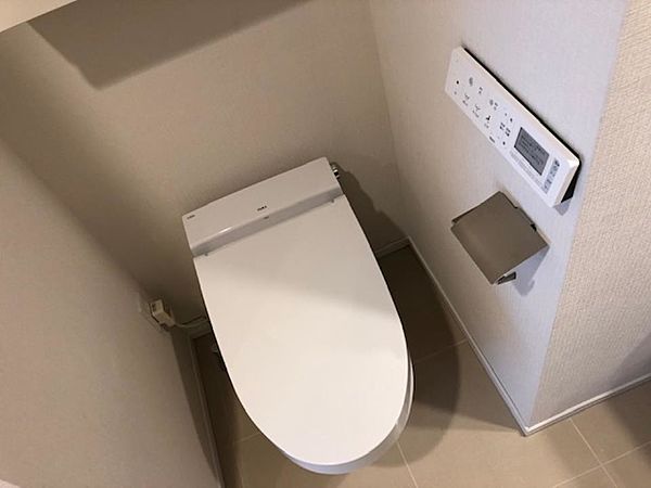 トイレ　※別部屋の参考写真です。