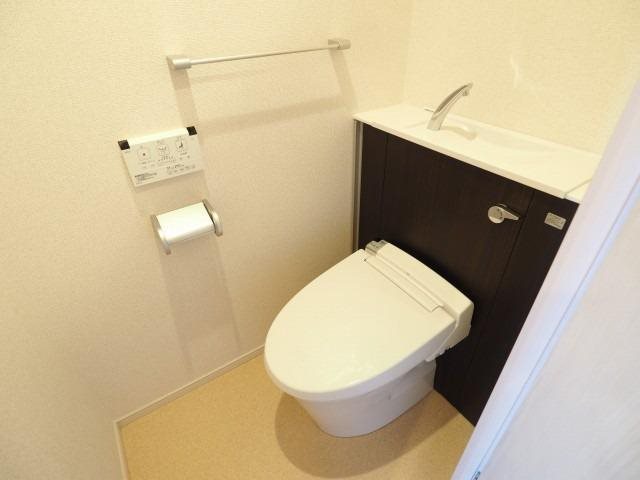 トイレ　※写真は同型タイプイメージになります。