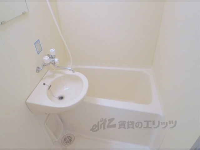 バス・シャワールーム　バス