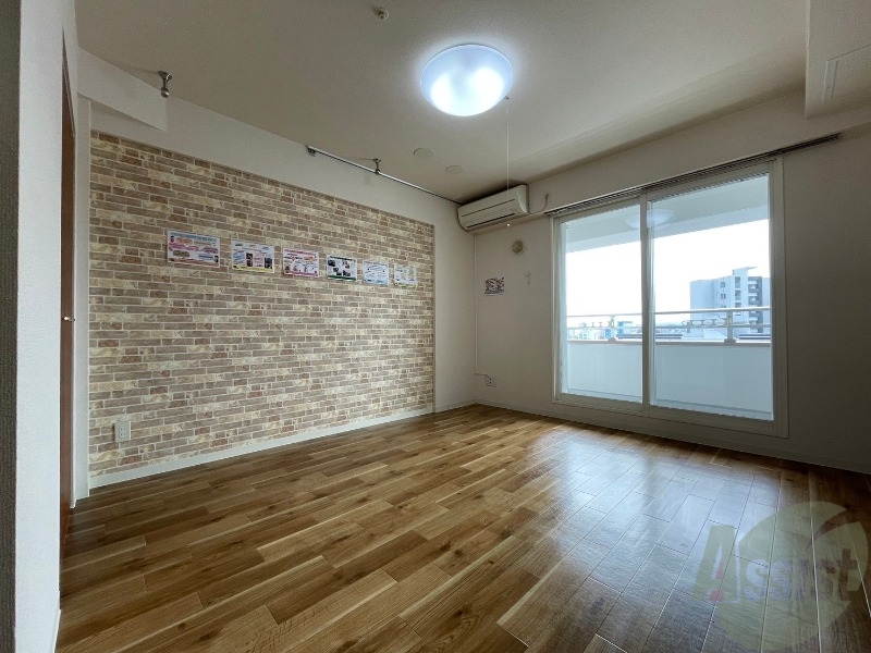 居室・リビング　広くてキレイなお部屋が広がっていて、充実した生活が送れそう。