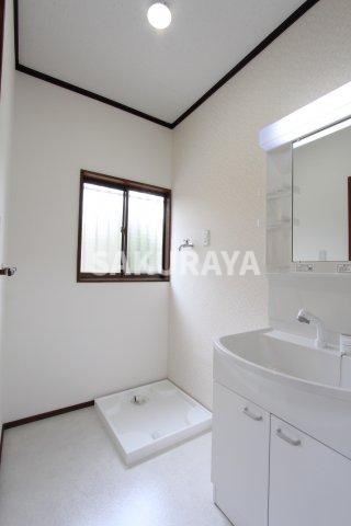 洗面設備　現況と異なる場合があります。