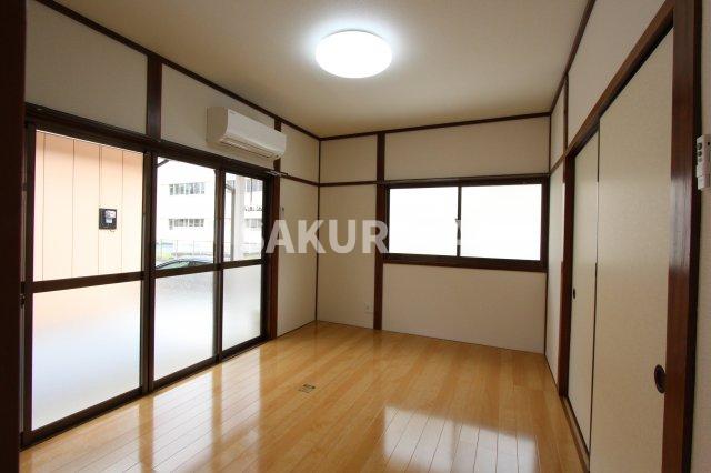 居室・リビング　現況と異なる場合があります。