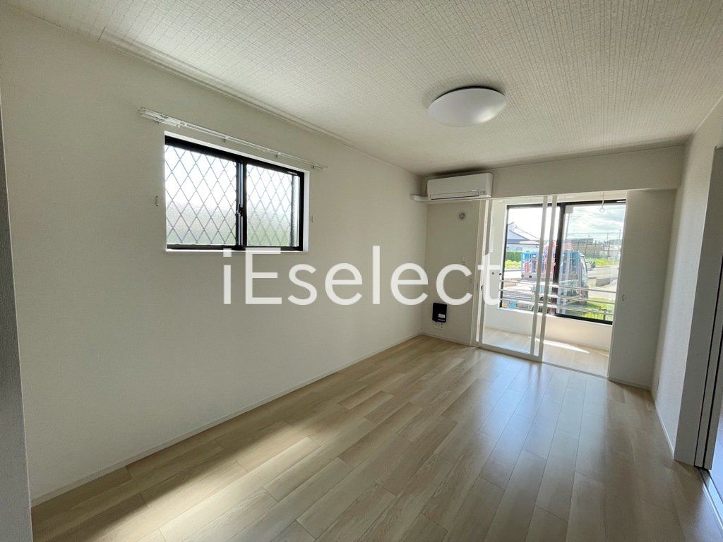 居室・リビング　2面採光の明るいリビング♪