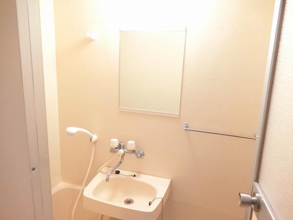 洗面設備　洗面台付き！