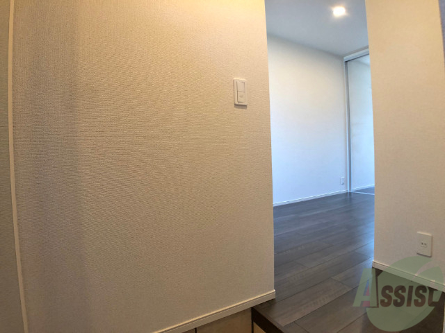 玄関　玄関です。玄関はだいぶ広い印象を受けました。