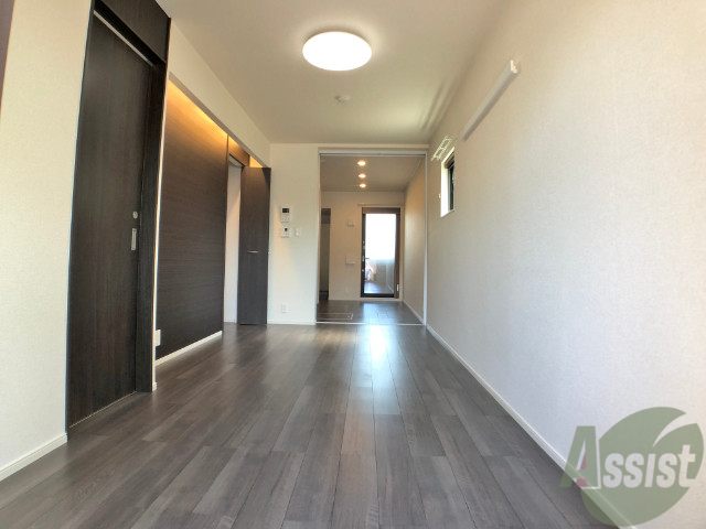 居室・リビング　リビングです。広くて、とても明るい間取りです。