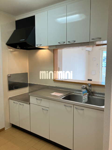 キッチン　広々としたキッチンですね。