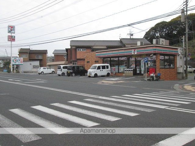 コンビニ　セブンイレブン（コンビニ）まで700m