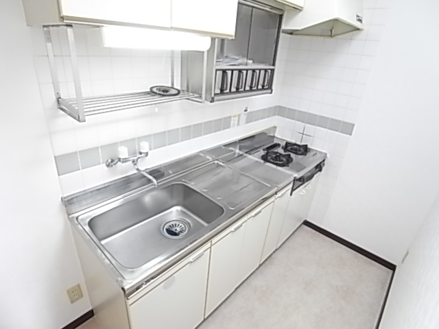 キッチン　コンパクトなキッチンで掃除もラクラク