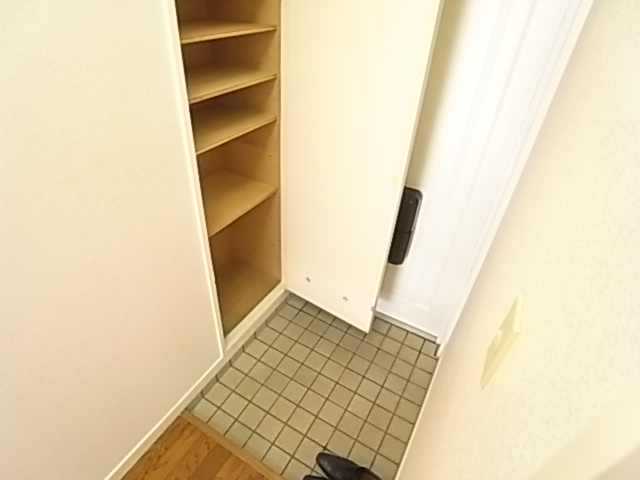 玄関　落ち着いた玄関です