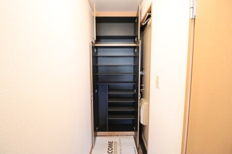 玄関　図面と現状に相違がある場合には現状を優先