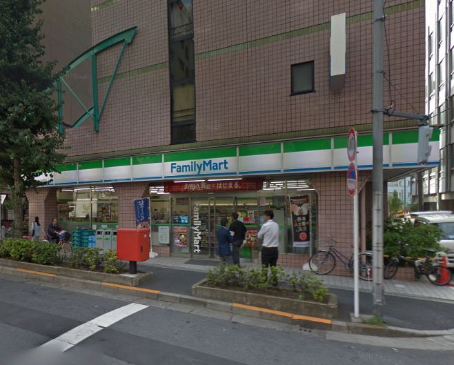 コンビニ　ファミリーマート 神田佐久間町店（コンビニ）まで25m