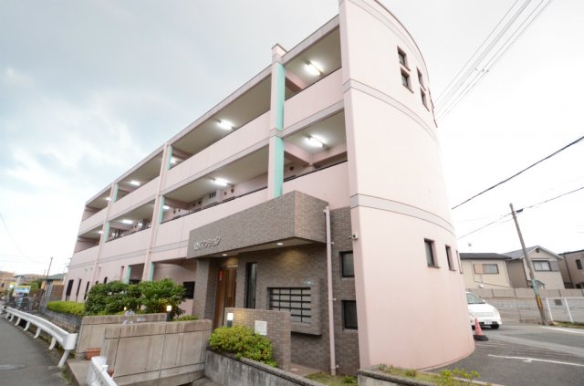 建物外観　敷地内に駐車場あります！