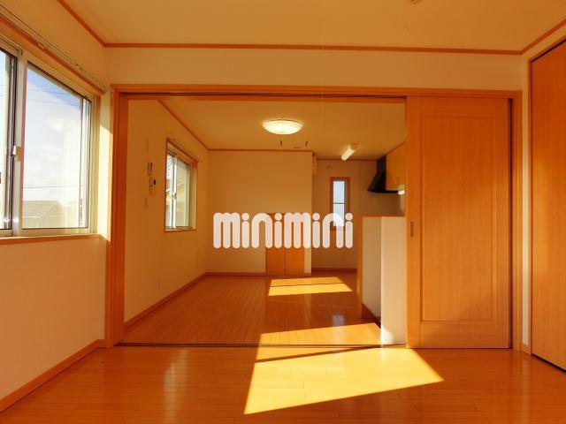 居室・リビング　ＬＤＫと隣の洋室は繋げても利用できます。