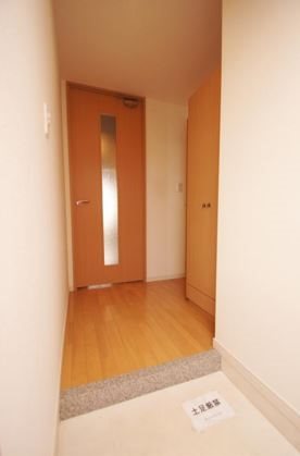 玄関　別部屋参考写真。