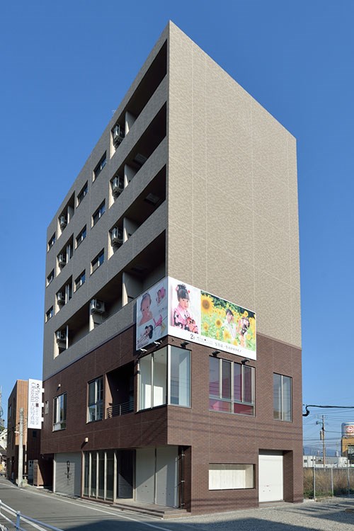 建物外観　JR折尾駅前の築浅物件です。
