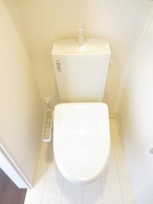 トイレ　温水洗浄暖房便座