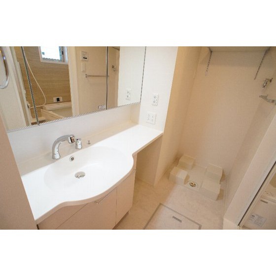 洗面設備　※同仕様、別の部屋の写真です